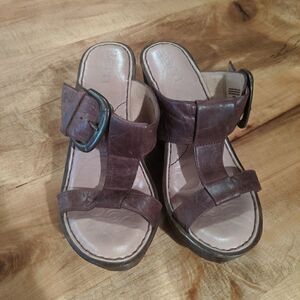 Born Dotti wedge sandals leather brown size 6
